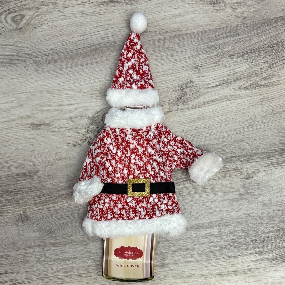 NWT Kohl's Red and White Santa Wine Bottle Cover - Fits 750ml Bottle
